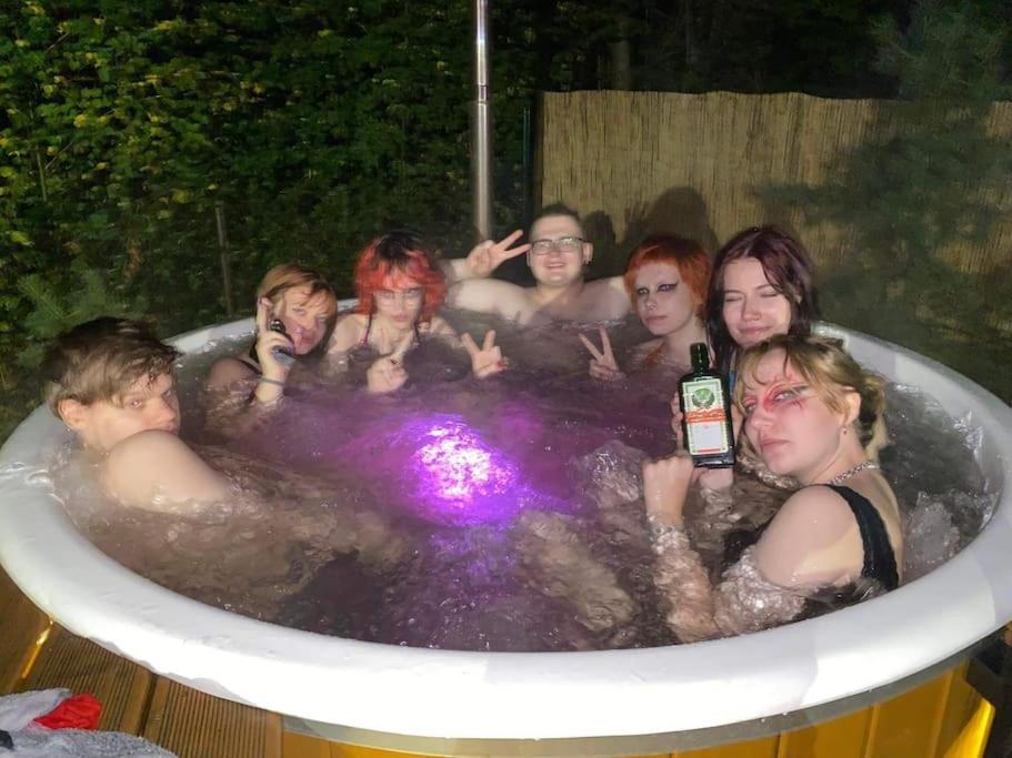Wypoczynkowy Caloroczny U Agi Z Balia Z Jacuzzi I Sauna Feriehus